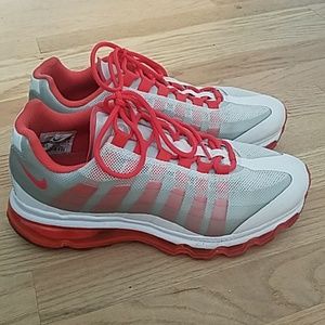 Nike air max running shoes sneakers 8.5